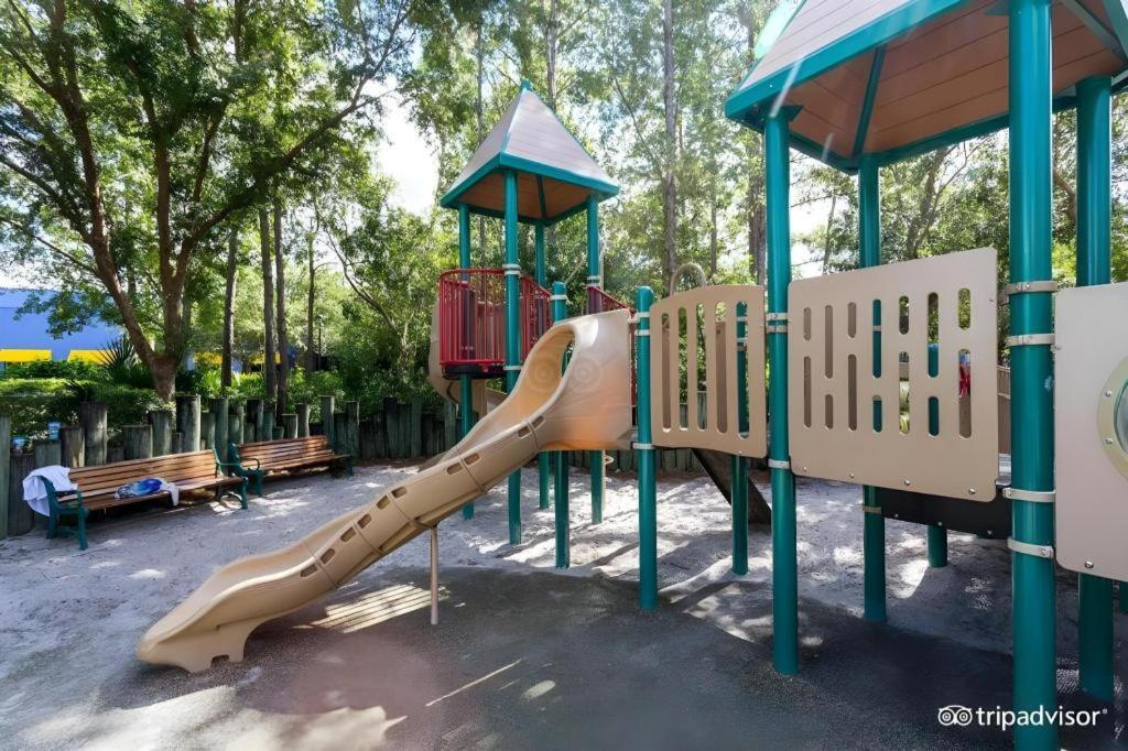 Disney'S All-Star Movies Resort Celebration Exterior photo